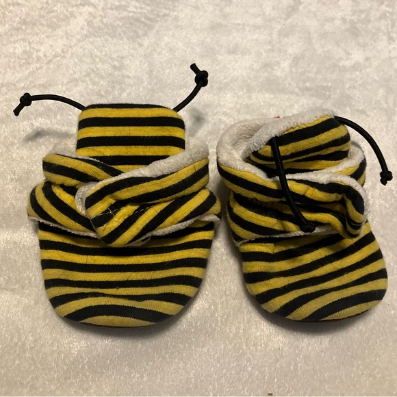Roby Other - Black and yellow striped baby shoes “bee”